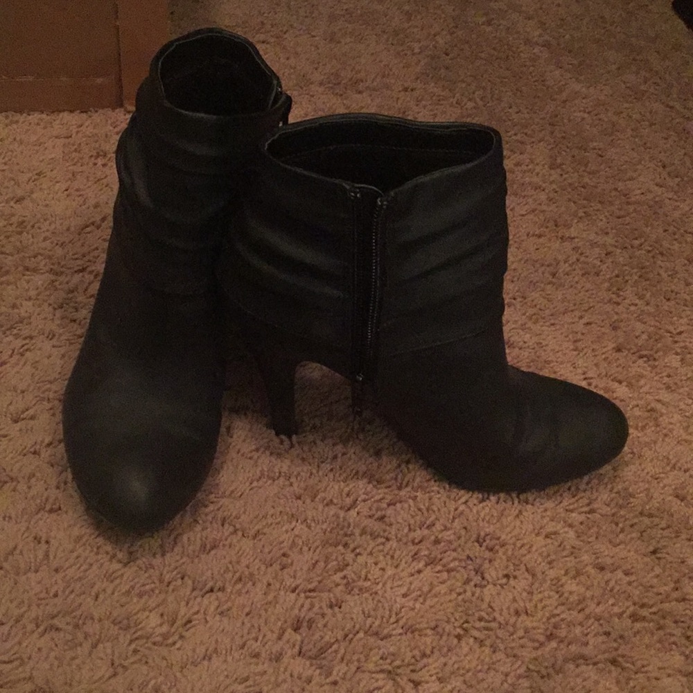 Black heeled booties